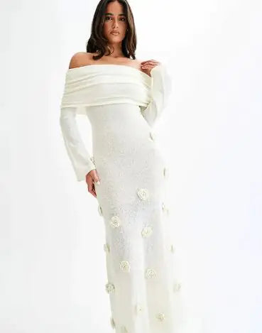 Off-Shoulder Knit Maxi Dress with Delicate Rose Pattern and Flowing Silhouette