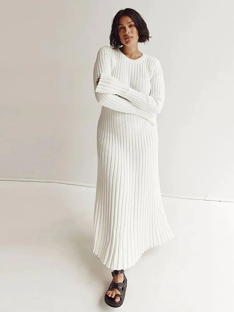 Elegant Ribbed Knit Maxi Dress with Long Sleeves for Autumn and Winter