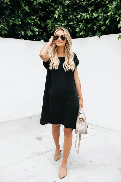 Classic Riverdale Dress with Flattering Fit and Convenient Pockets