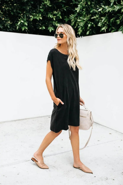 Classic Riverdale Dress with Flattering Fit and Convenient Pockets
