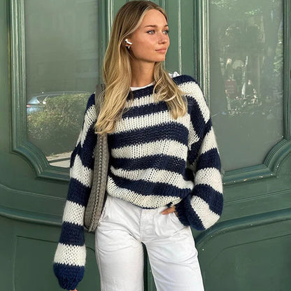 Versatile Relaxed-Fit Long-Sleeve Knit Sweater with Soft, Breathable Fabric